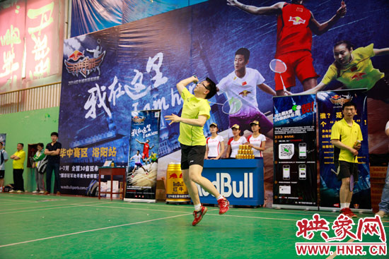 洛陽站單挑王英姿颯爽 洛陽站單挑王英姿颯爽