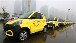 這50輛新能源汽車太黃了！招手即停、一步送到大河車展的門口