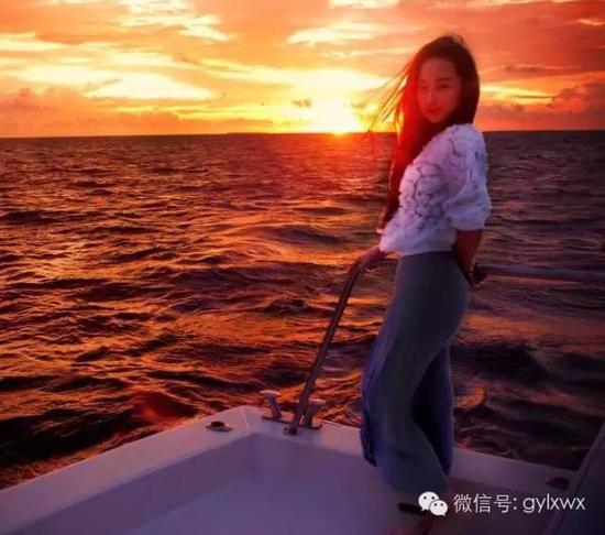 明星旅行糗事一籮筐 總有一個(gè)萌到你！