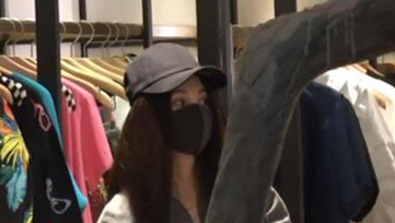 網(wǎng)曝姚笛獨(dú)自逛街顯落寞 網(wǎng)曝姚笛獨(dú)自逛街顯落寞