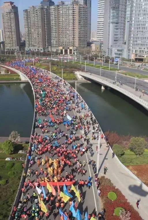 鳴槍開炮，奔跑吧，寶貝！