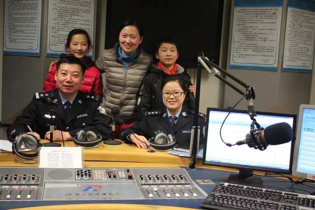 110報(bào)警臺(tái)警官做客《成長(zhǎng)心連心》