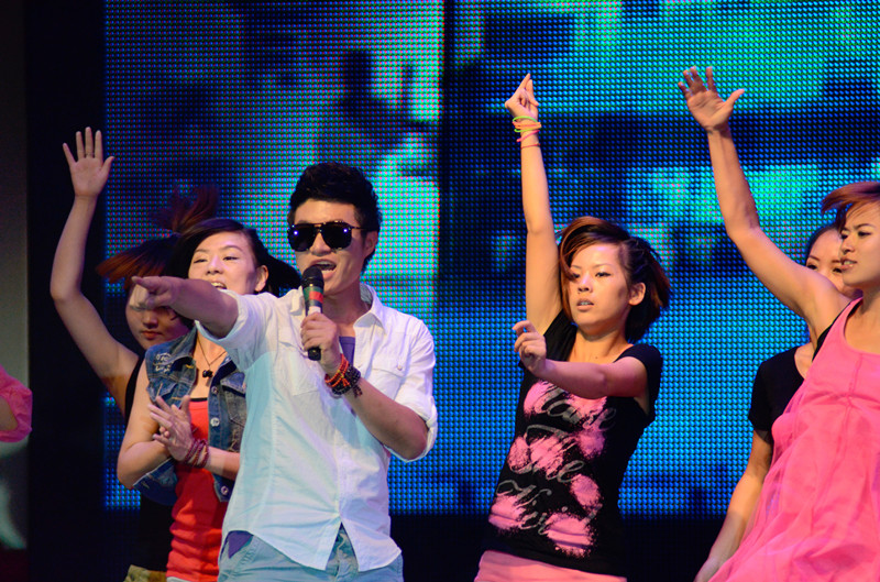 嗨!《我們一起聽歌吧》魅力881河南音樂廣播 DJ帥天 演唱曲目:《找自己》 帥呀??! 嗨!《我們一起聽歌吧》魅力881河南音樂廣播 DJ帥天 演唱曲目:《找自己》 帥呀?。? oldsrc=