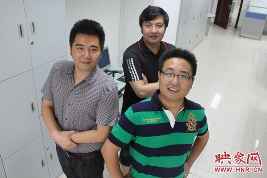 《網(wǎng)絡全搜索》主持人康巖、陳弓、趙凱