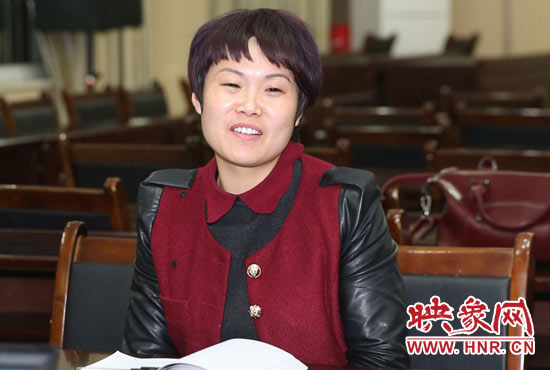 “焦裕祿式好干部”楊艷敏接受采訪。