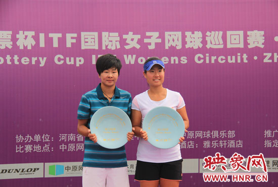 詹謹瑋梁辰的“海峽組合”以兩個6-3奪得鄭州站雙打冠軍