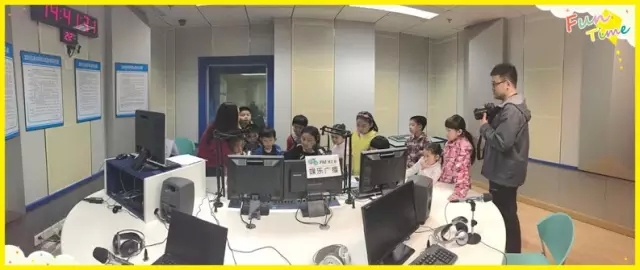 直播間原來(lái)是這樣滴！