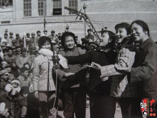 七十年代末赴天津慰問演出《朝陽溝》片段 七十年代末赴天津慰問演出《朝陽溝》片段