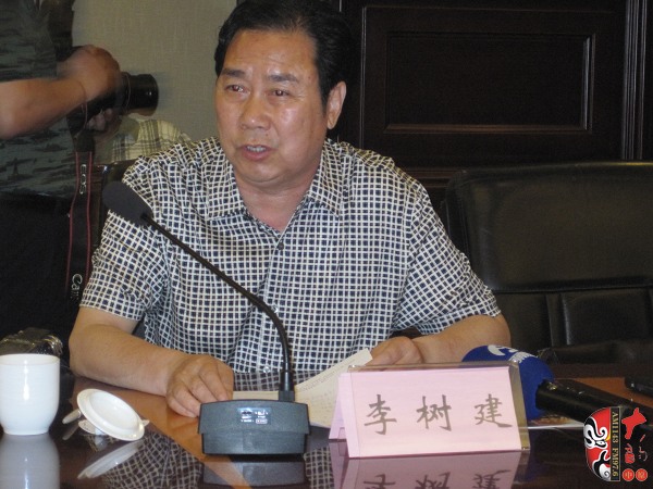 中國(guó)劇協(xié)副主席、河南省劇協(xié)主席、河南豫劇院院長(zhǎng)李樹建