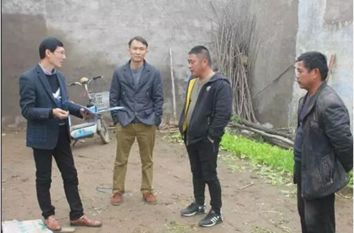 為盡快進(jìn)行資助 河南體彩及時家訪 為盡快進(jìn)行資助 河南體彩及時家訪