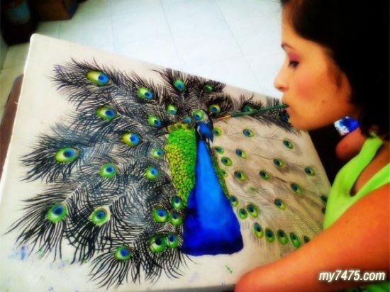 四肢不全仍堅(jiān)持用嘴作畫 點(diǎn)贊最勵(lì)志女畫家 四肢不全仍堅(jiān)持用嘴作畫 點(diǎn)贊最勵(lì)志女畫家