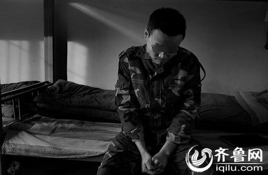 　因癡迷于賭博，研究生方光被學(xué)校開除。方光在濟南一戒網(wǎng)學(xué)校接受教育