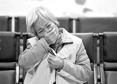 11月20日，河南省鹿邑縣法院，武文英涉嫌故意殺人被審。