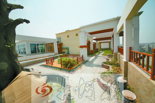 “空中花園”的假樹、水車、小橋都已經(jīng)被拆除