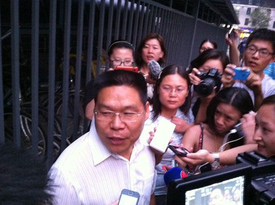 受害人的辯護(hù)律師田參軍在庭審結(jié)束后接受記者采訪