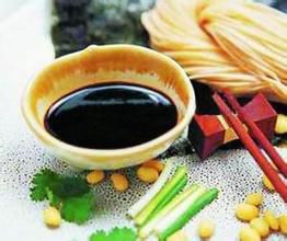 喝牛奶能美白？盤(pán)點(diǎn)關(guān)于飲食改變膚色的謠言