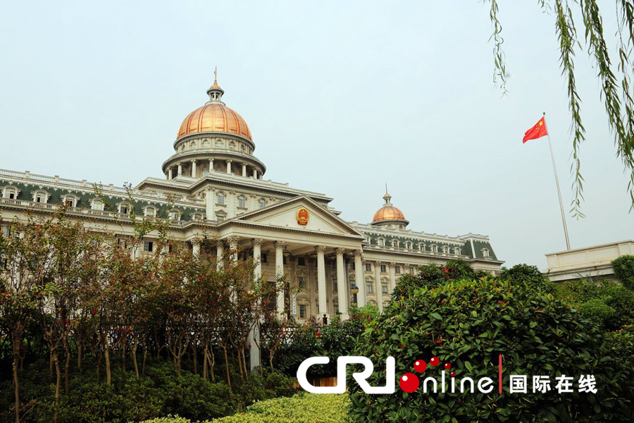 江蘇無(wú)錫曝六座山寨"白宮"