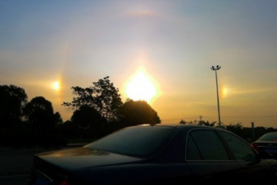 上?，F(xiàn)“3個(gè)太陽”