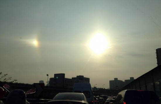 上?，F(xiàn)“3個(gè)太陽”