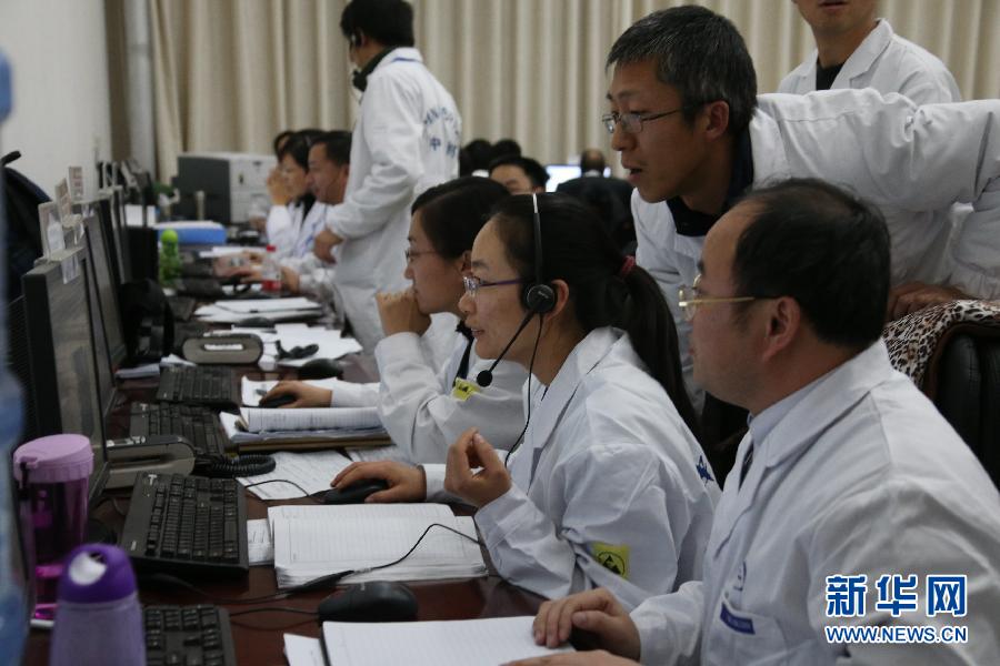 嫦娥三號(hào)平穩(wěn)落月 中國首次地外天體軟著陸成功 嫦娥三號(hào)平穩(wěn)落月 中國首次地外天體軟著陸成功