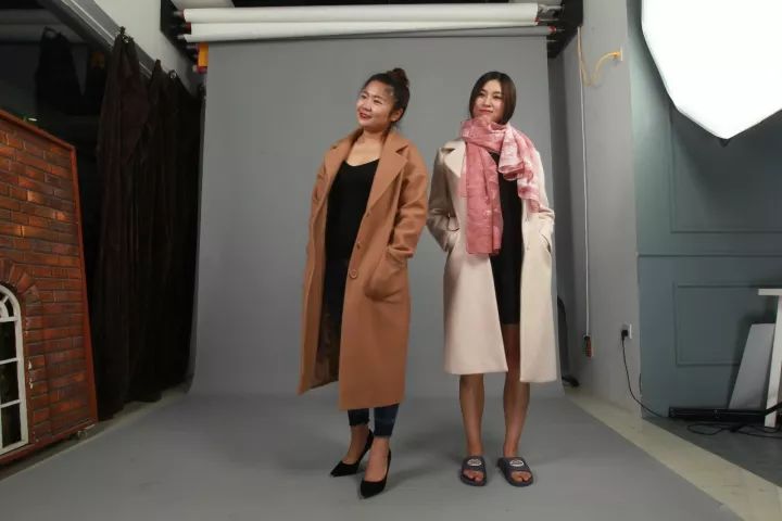 鄭州淘女郎：一天要換100多套衣服 日入過(guò)萬(wàn)