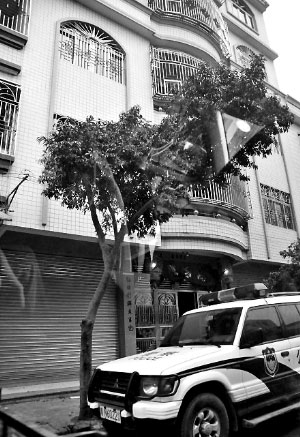 已經(jīng)被免職的陸豐“房爺”違規(guī)私用警車。