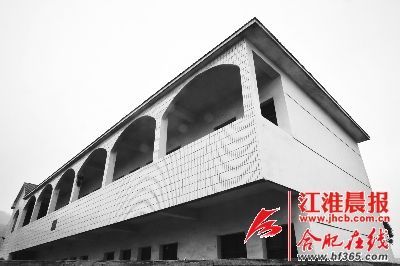 事發(fā)小學。晨報記者 高博 攝