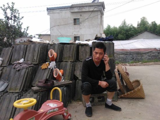 張輝忙于電話找工作，表示將自食其力。