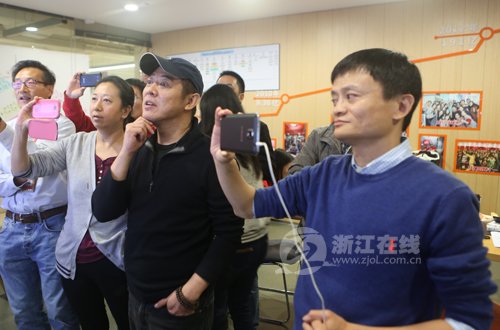 李連杰現(xiàn)身阿里巴巴，助陣雙十一。