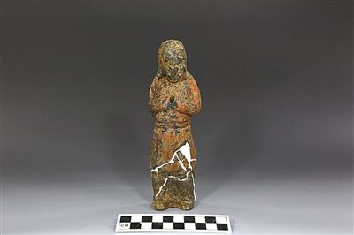 1號墓出土的陶俑。新華社發(fā)