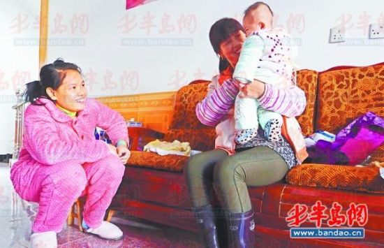 一位嫁給村民的外籍女孩認(rèn)為她們的主要作用其實(shí)是生孩子。