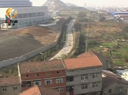 本應(yīng)沒有居民樓的區(qū)域，布滿密密麻麻的樓房