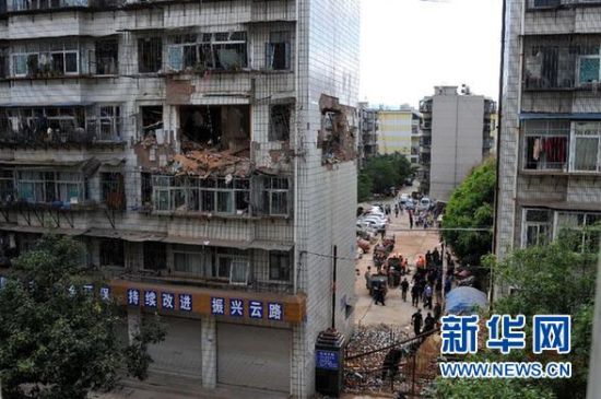 　6月9日在云南楚雄市拍攝的被炸毀的房屋。 新華社發(fā)