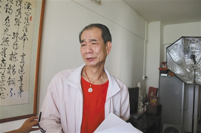 嫖娼事件后，區(qū)少坤向記者訴說(shuō)委屈，他說(shuō)：“這是一個(gè)圈套”。李根 攝