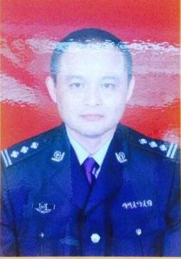 深圳一副局長開警車撞賓利逃逸 疑監(jiān)控醉態(tài)明顯