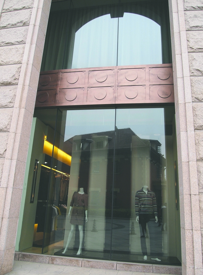 成都新東方千禧大酒店內(nèi)，曾銷售假冒LV產(chǎn)品的店鋪