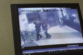 長(zhǎng)沙市救助站提供的監(jiān)控視頻。組圖/記者華劍