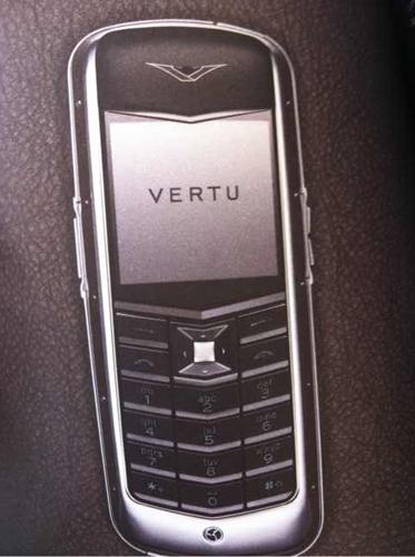 (葉先生的手機(jī)目前已經(jīng)送去維修，圖冊(cè)中的手機(jī)是和葉先生同款的。圖/瀟湘晨報(bào)滾動(dòng)新聞?dòng)浾?文乃斐)