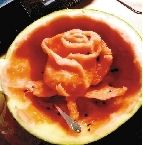 清華大學(xué)90后“西瓜哥”雕刻西瓜走紅 清華大學(xué)90后“西瓜哥”雕刻西瓜走紅