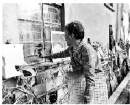 老人家中被盜四次，因而如此來保護自己