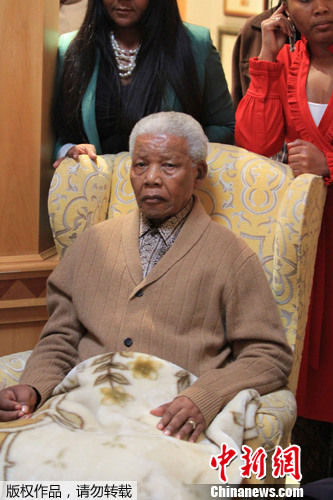 中新網資料圖:南非前總統(tǒng)曼德拉 中新網資料圖:南非前總統(tǒng)曼德拉