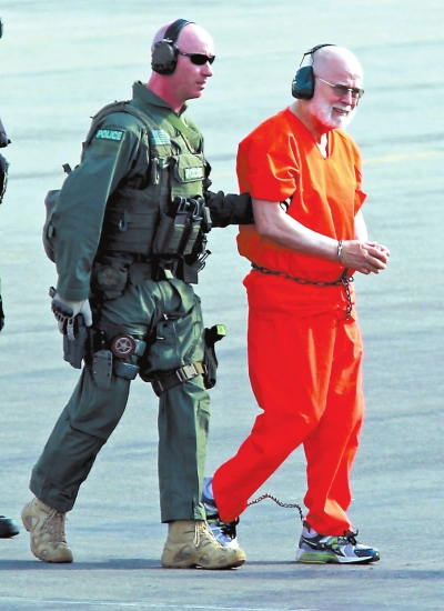 詹姆斯·巴爾杰（右）2011年資料圖片。圖/CFP