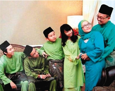 多名馬航MH17乘客生前影像盤點(組圖) 多名馬航MH17乘客生前影像盤點(組圖)