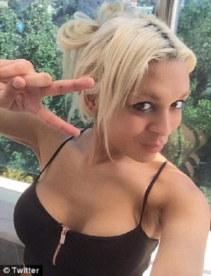 塔拉·赫德森自拍照。