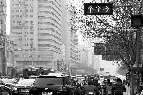 新交規(guī)“黃恐”引發(fā)擁堵？ 這個(gè)真的有！