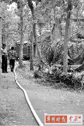 有關(guān)部門正在爆炸現(xiàn)場(chǎng)進(jìn)行事故調(diào)查