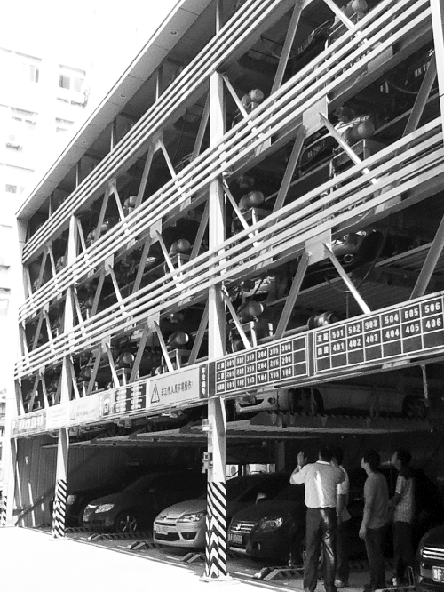 　鄭州新建的28座立體車庫(kù)，多數(shù)沒(méi)有規(guī)劃許可證