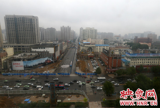 經(jīng)三路下穿金水路隧道工程已經(jīng)開始封閉施工。