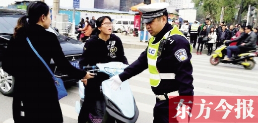 昨日，鄭州市交巡警“百日行動(dòng)”首日