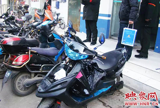 被撬的電動(dòng)車。